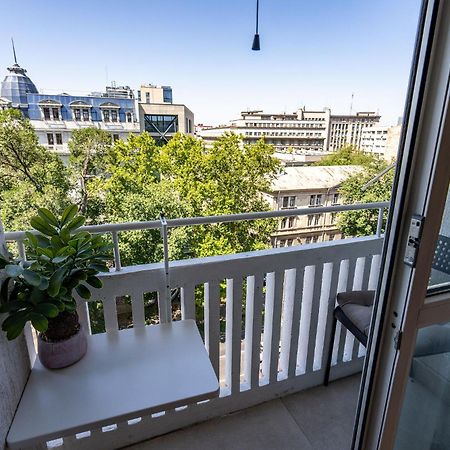 Romana Vibe Elegance In The Heart Of The City Bukares Bagian luar foto