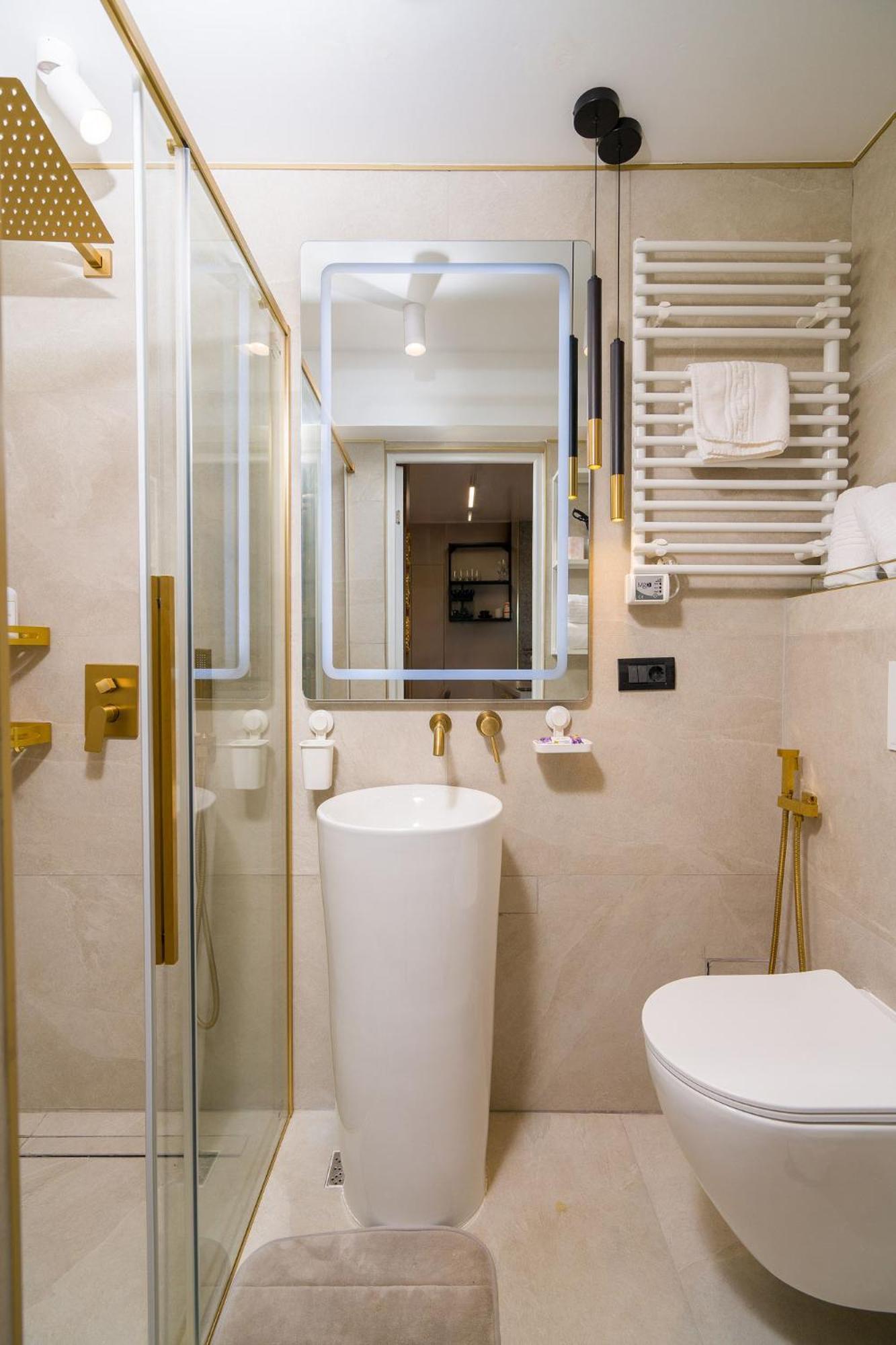 Romana Vibe Elegance In The Heart Of The City Bukares Bagian luar foto