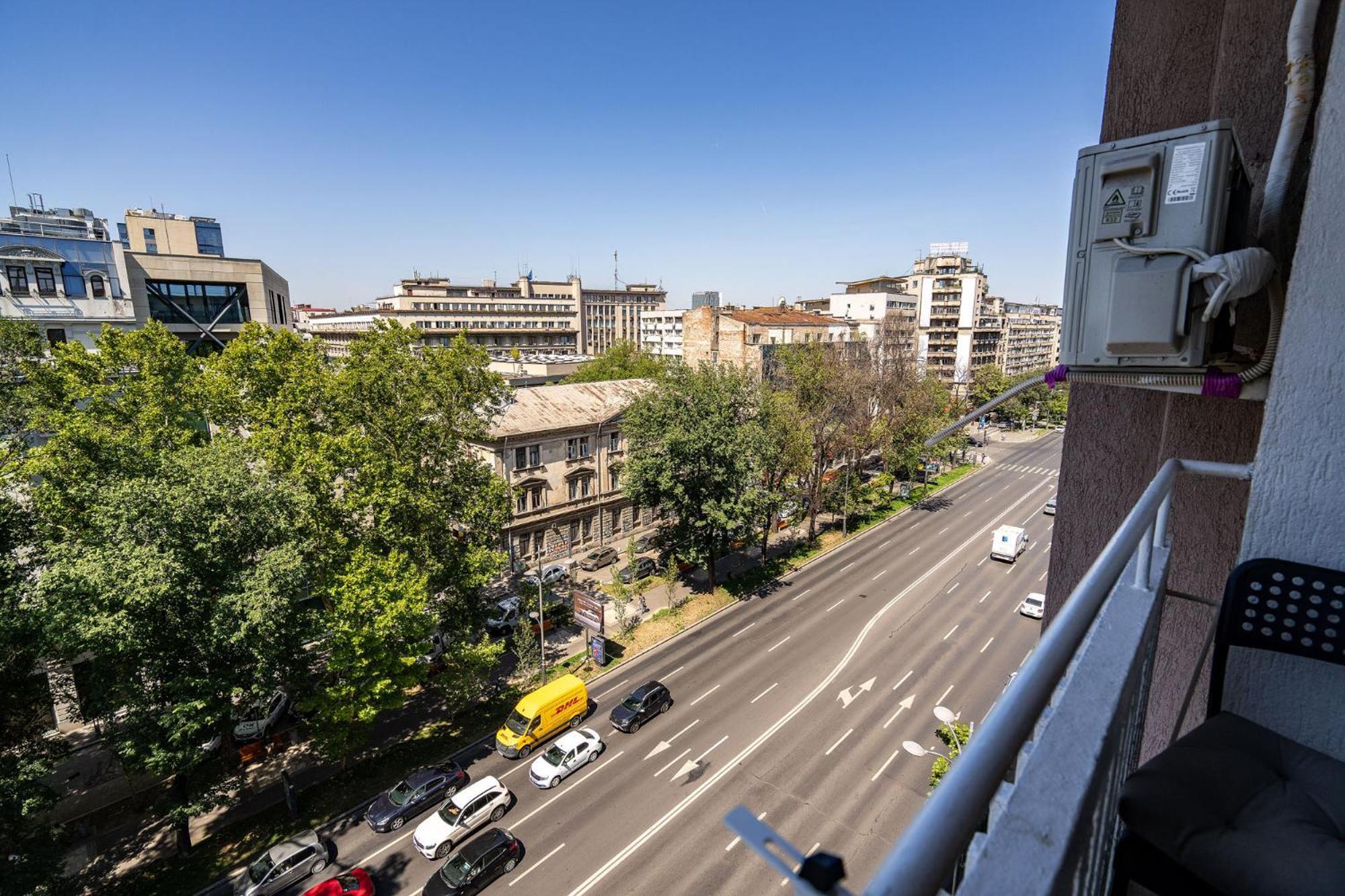 Romana Vibe Elegance In The Heart Of The City Bukares Bagian luar foto