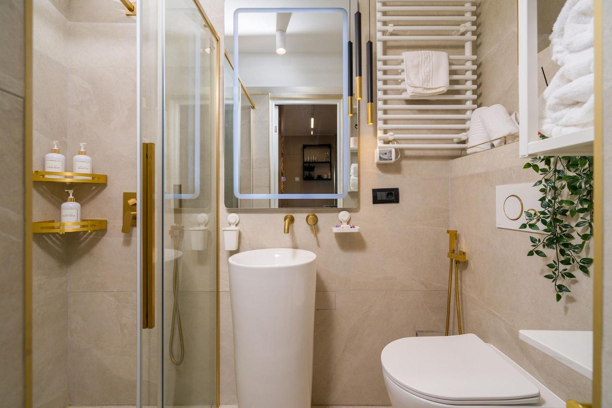 Romana Vibe Elegance In The Heart Of The City Bukares Bagian luar foto